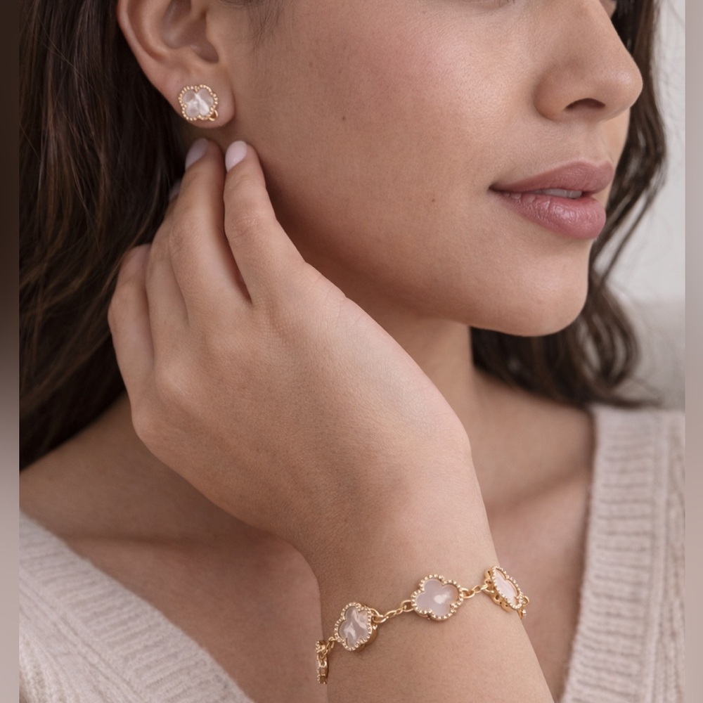 Gold and Cream clover Set